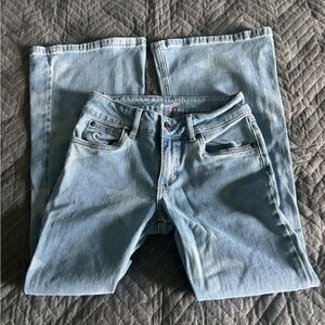 Wrangler Jeans Women’s 26x30 Star Design 
Excellent condition. Flare. Low rise